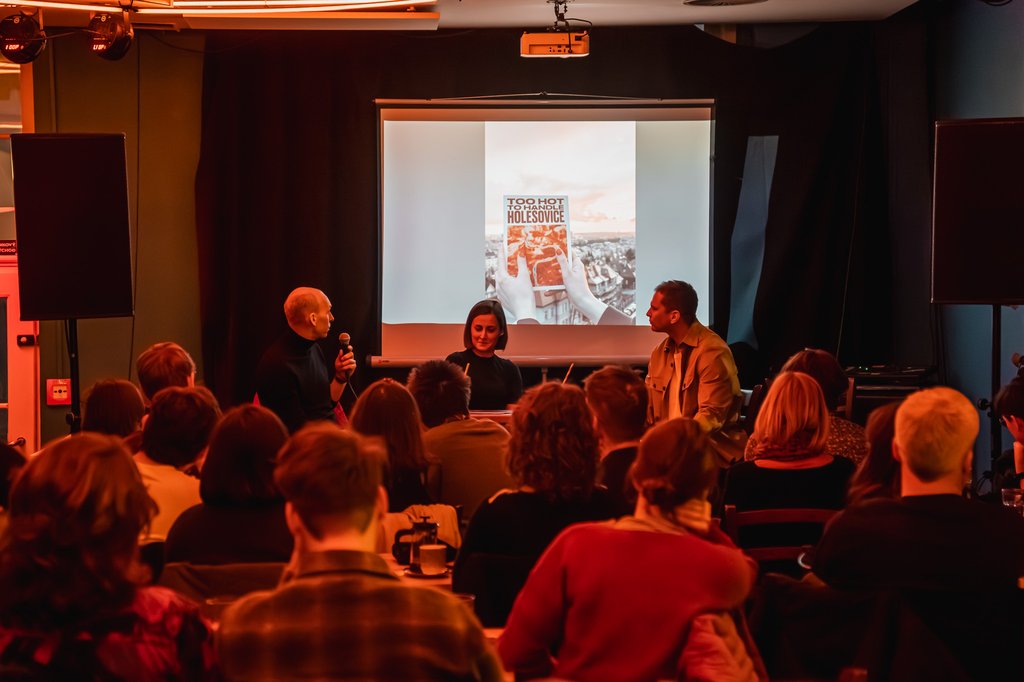 Debata: TOO HOT TO HANDLE